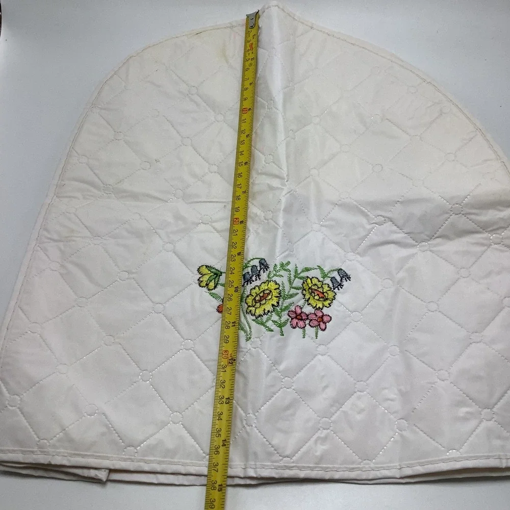Vintage Quilted Vinyl‎ Appliance White Cover Floral Embroidery